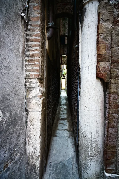 Venedik, calle varisco en dar sokak şehir, İtalya.