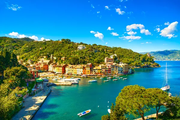 Monumento de pueblo de lujo Portofino, vista aérea panorámica. Liguri. — Foto de Stock