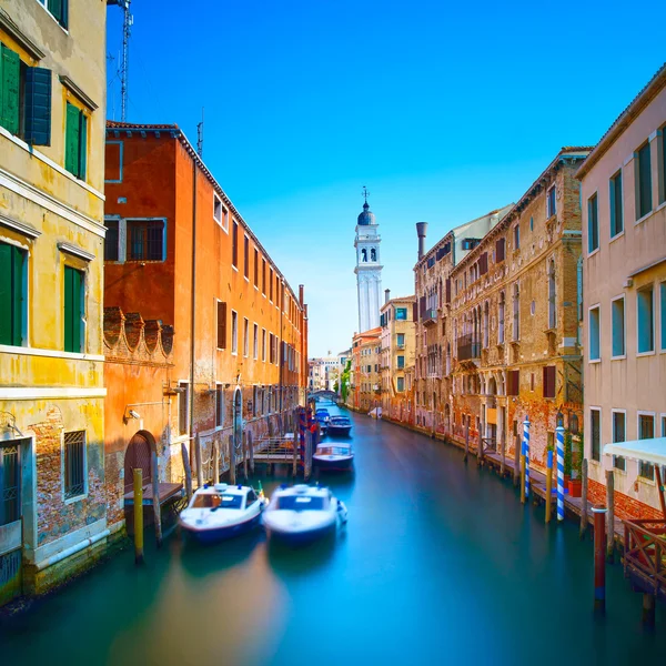 Venecia puesta de sol en San Giorgio dei Greci canal de agua y la iglesia ca — Foto de Stock