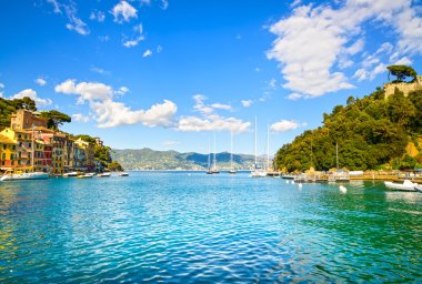 Portofino lüks Köyü landmark, defne görünümü. Liguria, İtalya