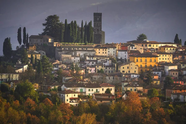 Barga Středověká Vesnice Při Západu Slunce Podzim Garfagnana Toskánsko Itálie — Stock fotografie