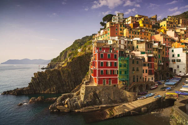 Riomaggiore Παλιά Πόλη Ακρωτήριο Πολύχρωμα Σπίτια Και Θάλασσα Θαλάσσιο Τοπίο — Φωτογραφία Αρχείου