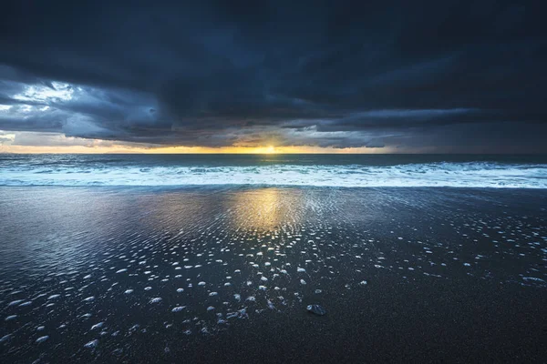 Ondas Marinhas Tempestuosas Espuma Depois Uma Tempestade Pôr Sol Marina — Fotografia de Stock