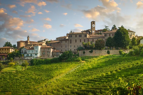 Neive Village Skyline Langhe Vineyards Unesco Site Piamonte Norte Italia —  Fotos de Stock