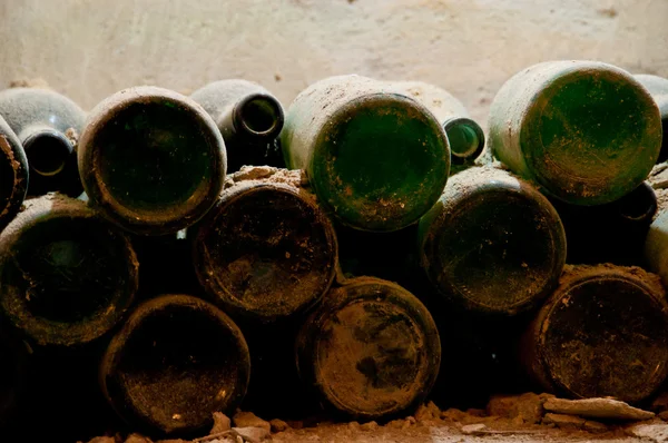 Garrafa de vinho velho — Fotografia de Stock