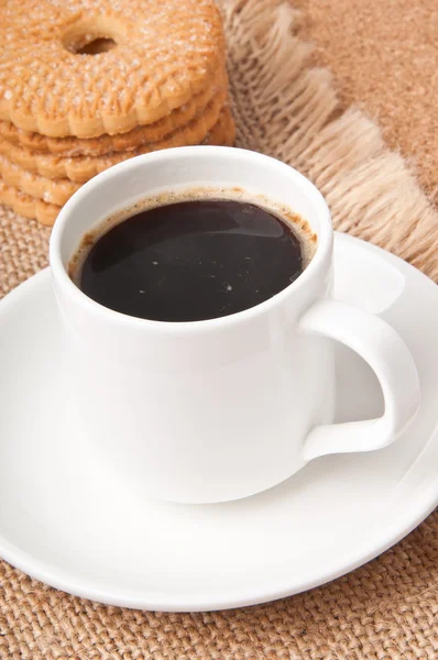 Op smaak gebrachte koffie en koekjes — Stockfoto