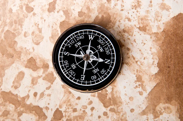 Старый компас — стоковое фото