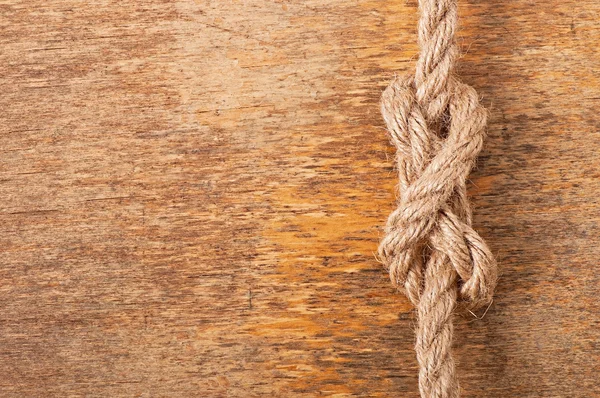 Nodo en el fondo de un árbol viejo — Foto de Stock