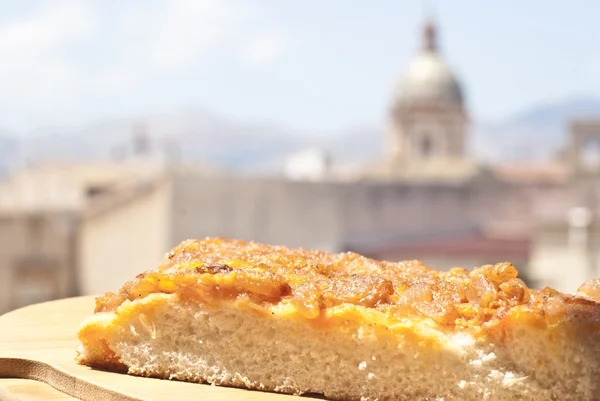 Sfincione, hagyományos szicíliai pizza — Stock Fotó