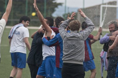 futbol takımının kurtuluşu kutladı