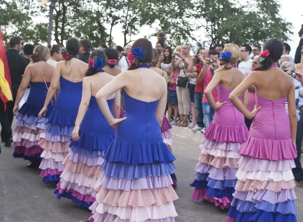 Belles femmes du groupe folklorique Espagne. danseurs — Photo