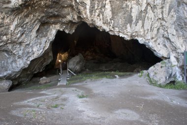 Thea mağara. Sicilya