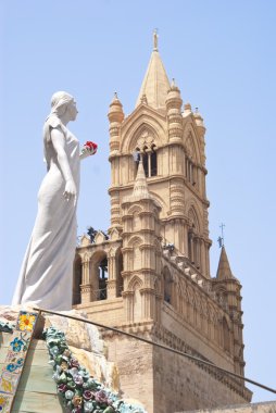 santa rosalia Palermo katedral içinde sepeti