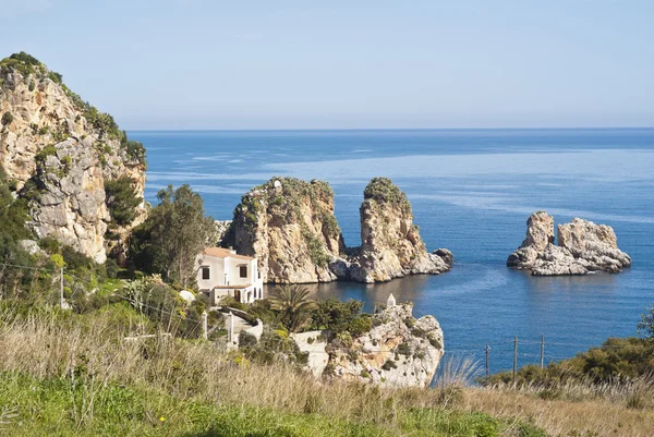 Faraglioni ve tonnara adlı scopello, Sicilya — Stok fotoğraf