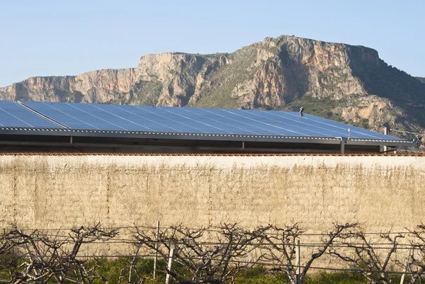 Solars panely v hoře — Stock fotografie