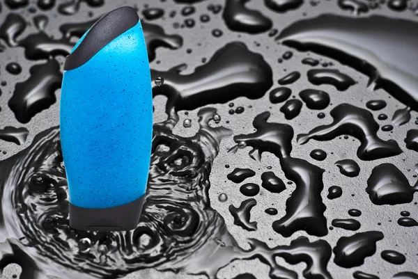 Gel de ducha azul en agua — Foto de Stock