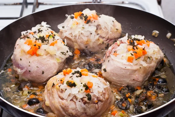 Veal shank cooking in pan — Stock Photo, Image