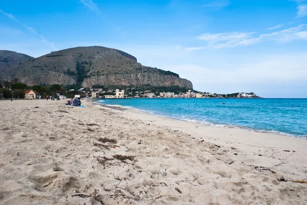 Stranden i mondello i palermo — Stockfoto