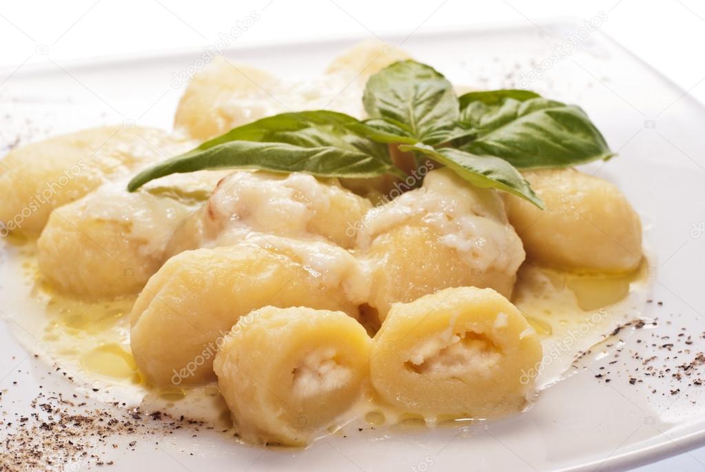 Gnocchi stuffed with four cheeses
