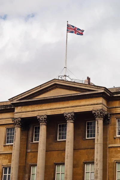 London palace with flag, westminster — Stock Photo, Image