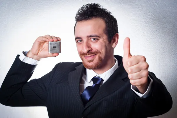 Glücklicher Geschäftsmann geht die Daumen hoch — Stockfoto