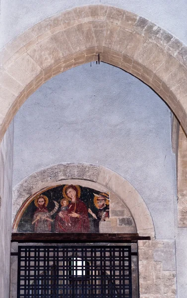 Arcos de pedra e afresco no palácio steri em Palermo — Fotografia de Stock