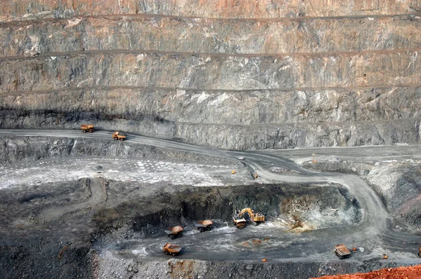 Caminhões na mina de ouro Super Pit Austrália — Fotografia de Stock