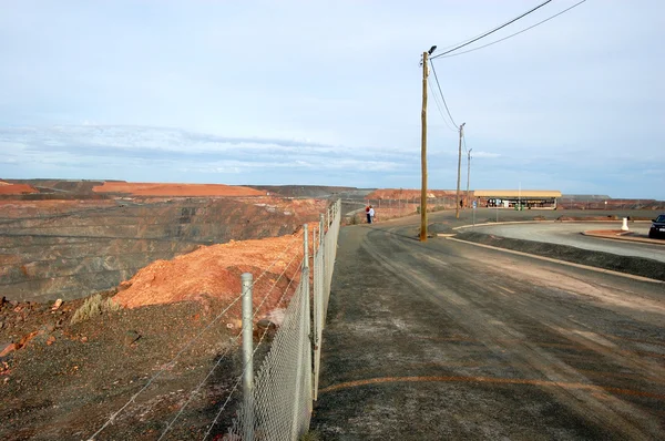 Zaun an Super Grube Goldmine Australien — Stockfoto