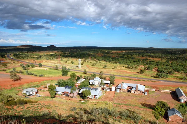 Barrow Creek roadhouse hill view — Stock Photo, Image