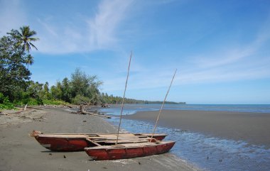 Yelkenli Kano, plaj papua Yeni Gine