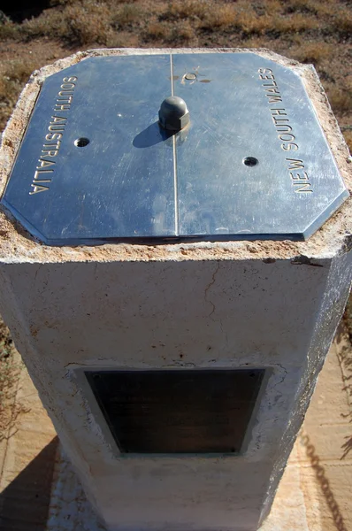 Avustralya Eyalet sınırına anıt — Stok fotoğraf
