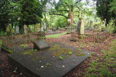 eski mezarlık anıtlar