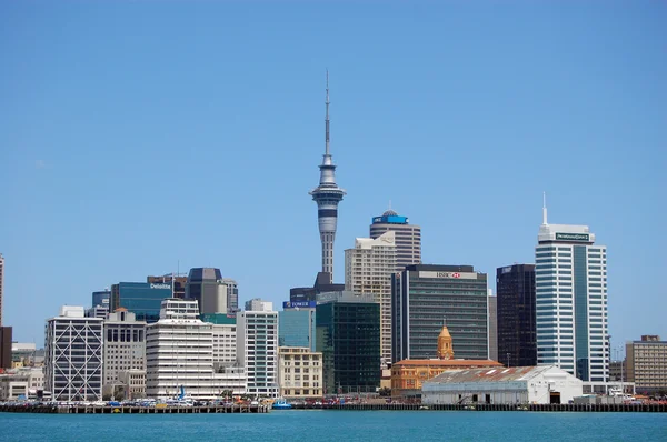 Auckland vista de la ciudad desde el mar — Foto de Stock