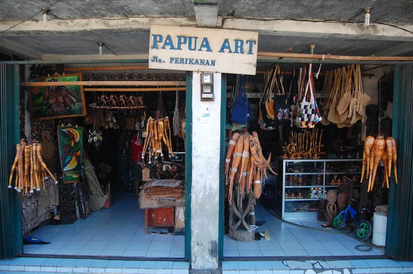 Papoea-kunst cadeau winkel jayapura — Stockfoto