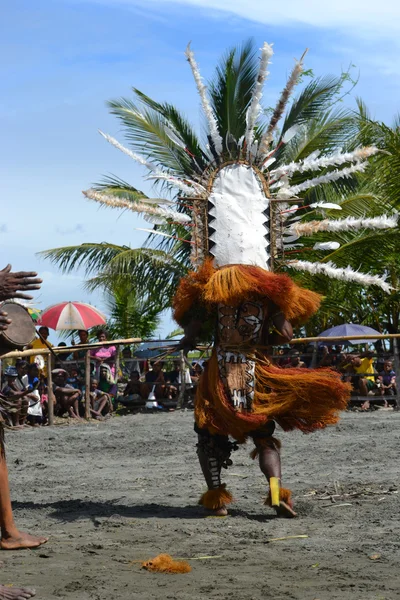 Traditionele tribale dans op masker festival — Stockfoto