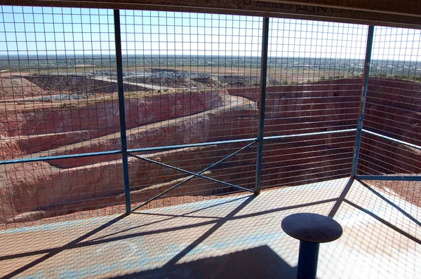 Tourist lookout at open pit gold mine — Stock Photo, Image