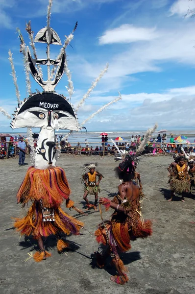 Traditionella tribal dans på mask festival — Stockfoto