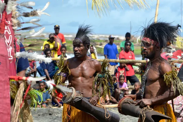 Traditionele tribale dans op masker festival — Stockfoto