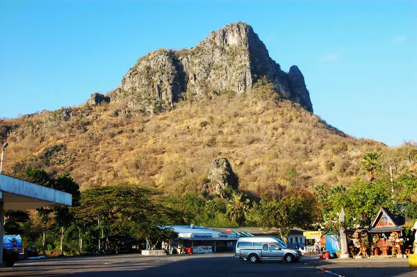 Roca cerca del área de descanso — Foto de Stock