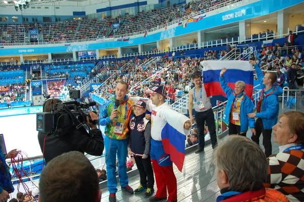 gazeteci alır enterview Rus seyirci aile, XXII kazanmak