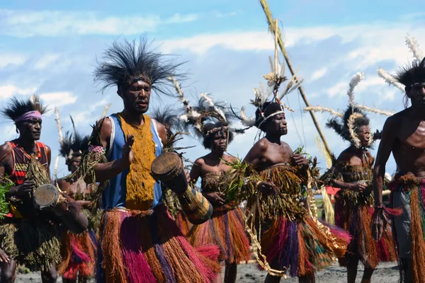 Traditionella tribal dans på mask festival — Stockfoto
