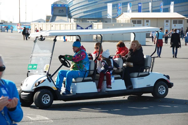 XXII Kış Olimpiyat Oyunları Soçi 2014, elektrikli araba — Stok fotoğraf