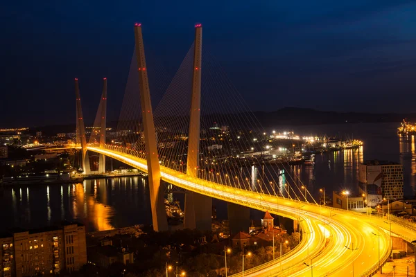 Владивосток, Россия: Золотой мост Стоковое Изображение