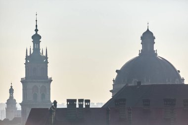 Eski Lviv kasabasının merkezi Ukrayna 'nın kültür turizm merkezi, Avrupa. Eski şehir mimarisi. Eski tarihi binalar.