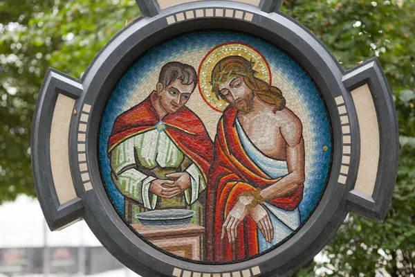 Estação Cristo Está Condenado Morte Pôncio Pilatos Lava Mãos Jesus Imagem De Stock
