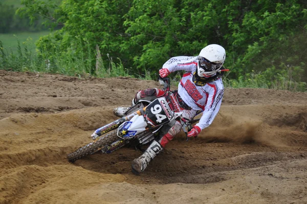 Campeonato de Rusia de Motocross entre motocicletas y vehículos todo terreno — Foto de Stock