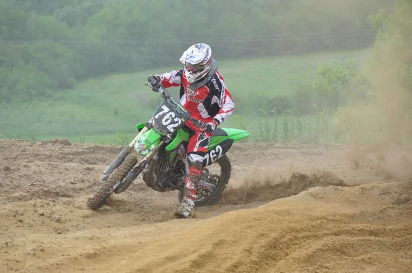 Campeonato de Rusia de Motocross entre motocicletas y vehículos todo terreno — Foto de Stock