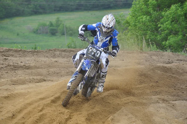 Campeonato de Rusia de Motocross entre motocicletas y vehículos todo terreno — Foto de Stock