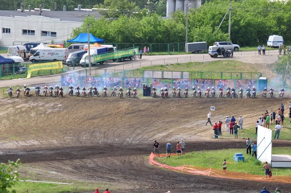 Campeonato de Rusia de Motocross entre motocicletas y vehículos todo terreno —  Fotos de Stock