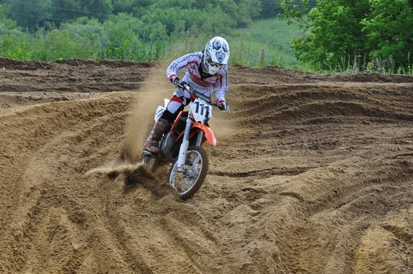 Campeonato de Rusia de Motocross entre motocicletas y vehículos todo terreno —  Fotos de Stock